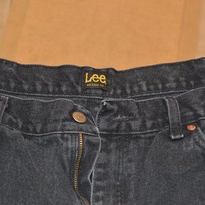 Lee Jeans, "Relaxed Fit"